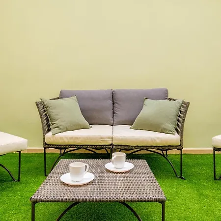 아파트 With Fluffy Beds & Private Patio