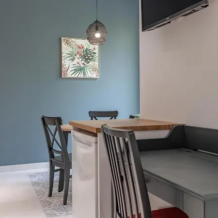 Chic & Comfortable Apartment, Private Terrace Aparthotel