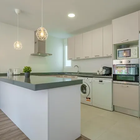Modern, Stylish Daire *