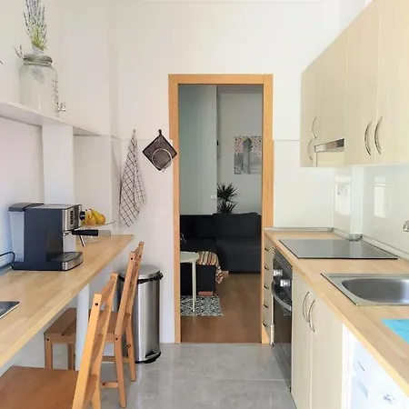 1 Casa Temporal Con Terraza En Capital Valencia