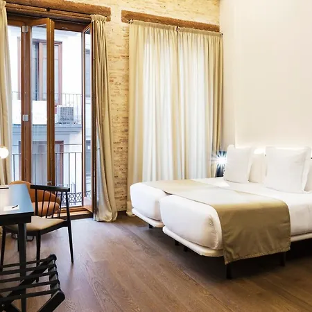 One Shot Mercat Otel 4*