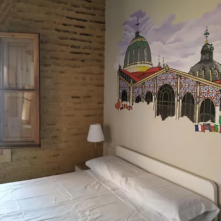 Con Encanto En Pleno Casco Antiguo Ron Valenciayole * Valensiya