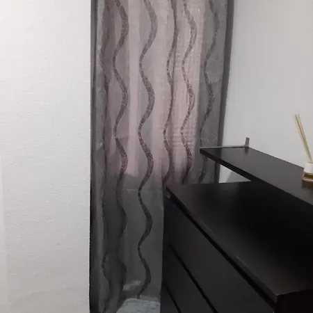 Grande En Piso Compartido Con 2 Adultos * فالنسيا