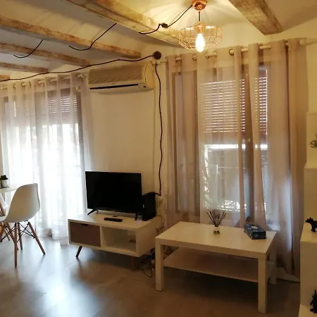 Apartament Cosy At The Cathedral With Wifi *