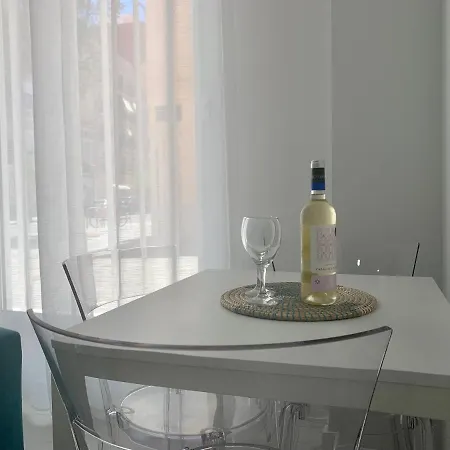 Reinapart アパート