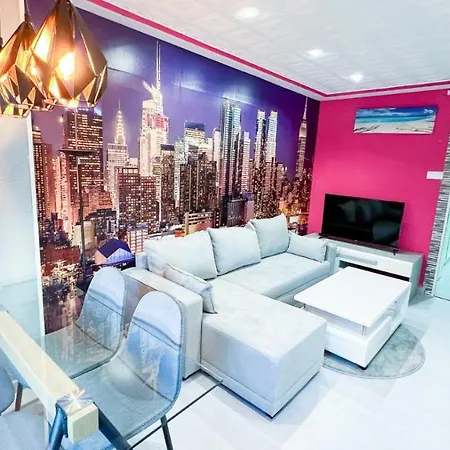 Immaculate 12-Bed Apartment In Valencia Appartement *