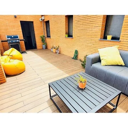 Lovely Penthouse With Pool Valence