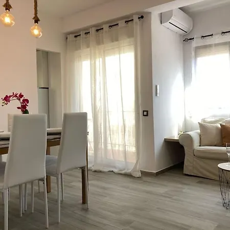 Coqueto De Playa Con Piscina Y Terraza Апартаменты *