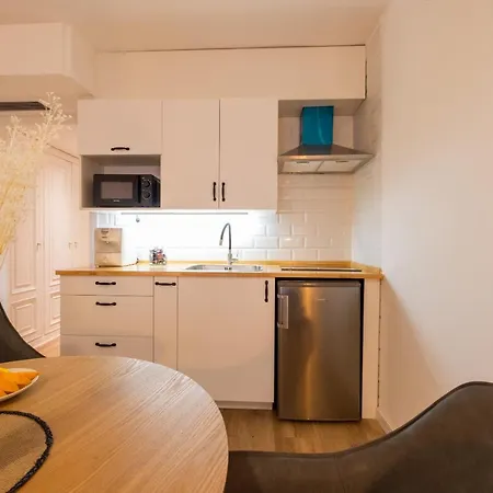 Florit Flats - The Apolo Appartement