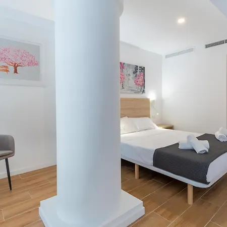 Travel Habitat Alameda Suites. 瓦伦西亚