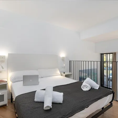 Travel Habitat Alameda Suites. * 瓦伦西亚
