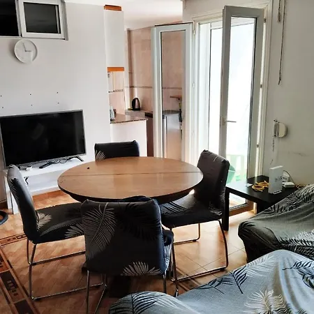 2 Bedroom Family In 20m Walk To The Beach