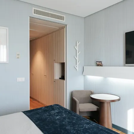 Neptuno Playa & 4* Valencia