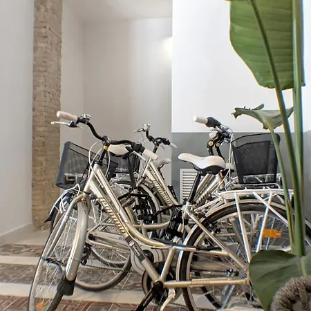 Original Domino House 4*