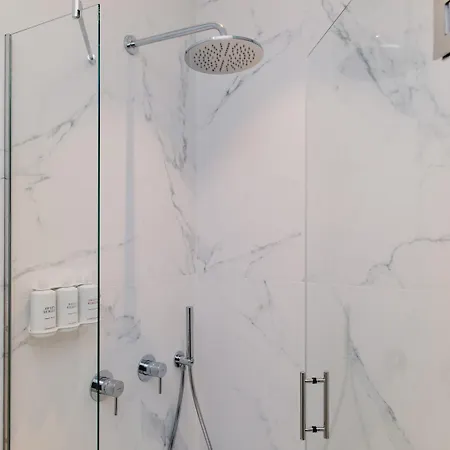 Hotel Room Mate Collection Helen Berger 4*