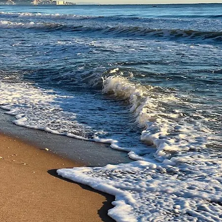 Homestay Blue Double Private At Front - Doble En La Playa
