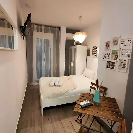 Pequeno Con Mini Piscina - No Climatizada Валенсия