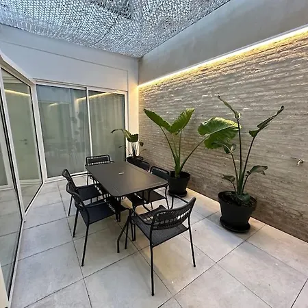 Precioso Con Patio. Pyp Walencja
