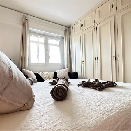 Apartment Your Sunny & Spacious Portview