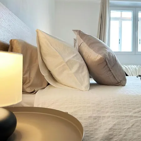 Your Sunny & Spacious Portview Apartment