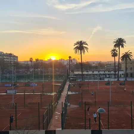 On Malvarrosa Beach Homestay