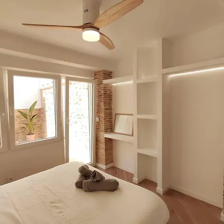 Beautiful Restored House With Terrace Daire