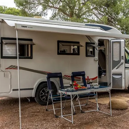 Caravana Rustic Escapes Kamp alanı *