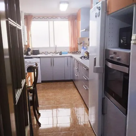 Privat bolig Blasco Ibanez Double With Private Bathroom In Shared