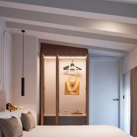 Mate Oliveira - Centre, 3*