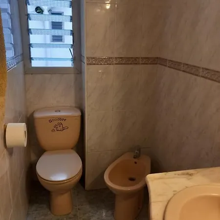 Grande En Piso Compartido Con 2 Adultos * فالنسيا