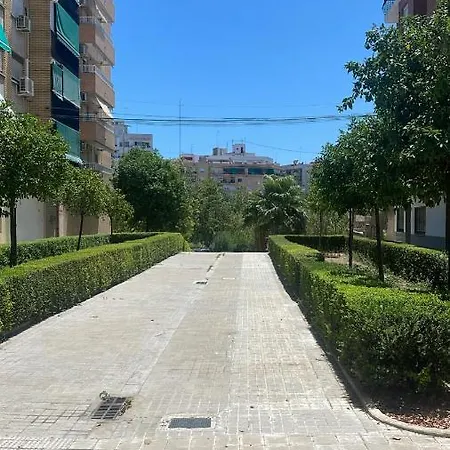 Habitacion Con Balcon En Piso Compartido *