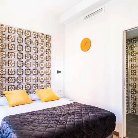 Classy With Unique Design * 발렌시아