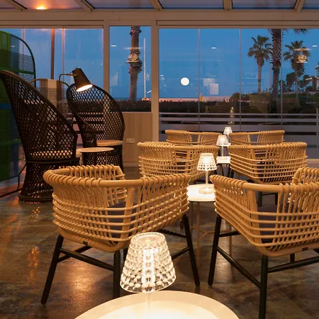 Neptuno Playa & Otel 4*