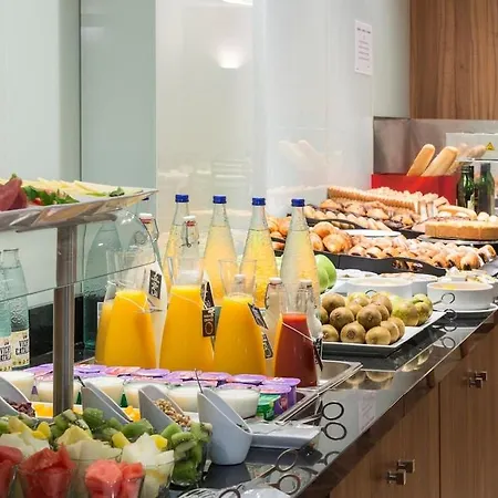 מלון Port Feria 4*