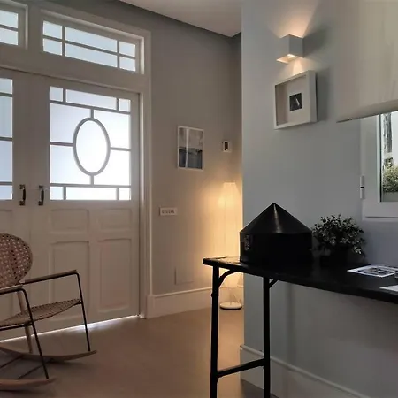 De Lujo Frente Al Mercado Colon. Only Adults