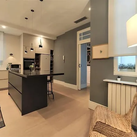 De Lujo Frente Al Mercado Colon. Only Adults Valência