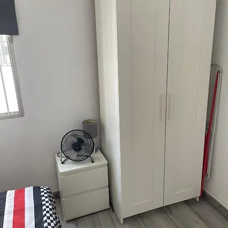 Pequena En Alquiler * Valência