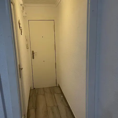 Pequena En Alquiler Valência
