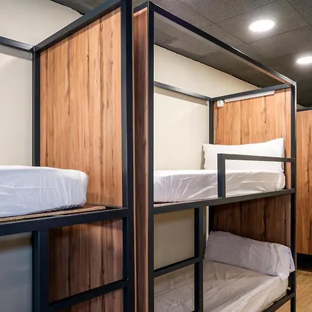 Hostel Som By The Venue *