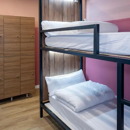 Hostel Som By The Venue