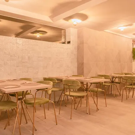 Hotel The Valentia Corretgeria 4*