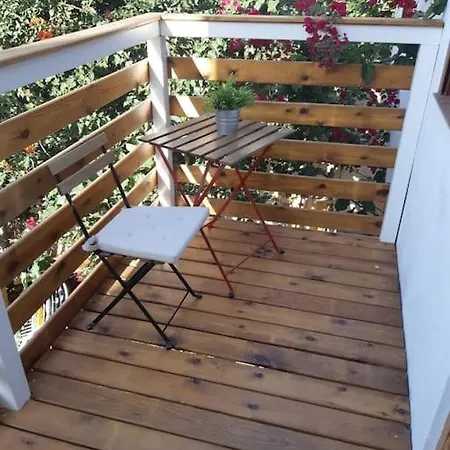 Precioso Con A/a En Ruzafa Con Terracita Privada Y Acceso A Un Jardin, 2-3 Personas Valence