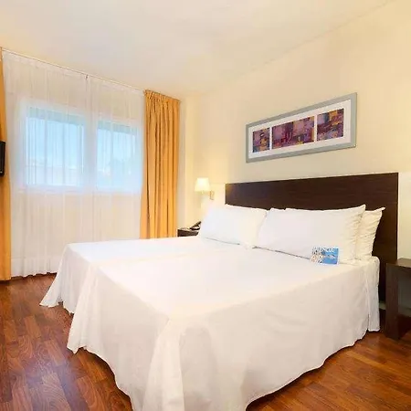 Hotell Port Feria Valencia