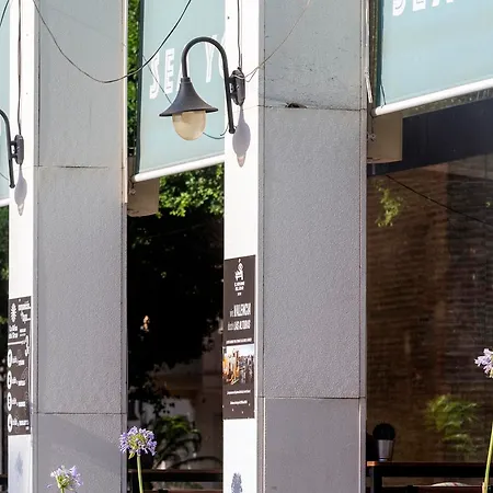 Sea Port Hotel
