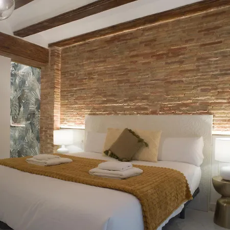 Market - Ciutat Vella, Exclusively For Families - Mid-term