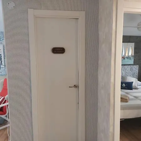 Nautico Junto A La Playa Malvarrosa * 瓦伦西亚