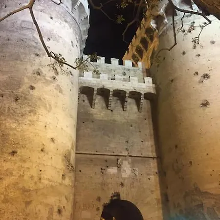 Heart Of Trendy Area Of Russafa With Lovely Terrace ! Au Coeur De Ruzafa Avec Belle Terrasse ! *