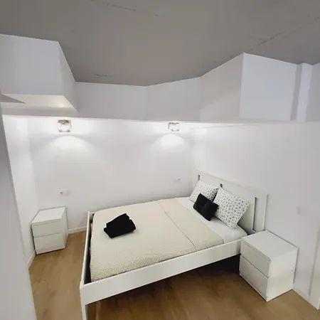 Carbonell 1 Apart Otel 4*