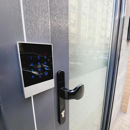 Apart Otel Carbonell 1 4*