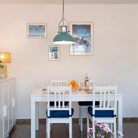 Singularstays El Grao Apartment
